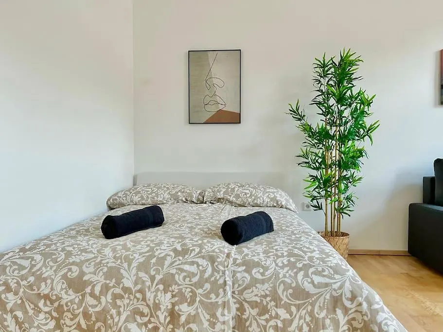 Free Parking & Netflix Apartment Bécs 0*,  Ausztria